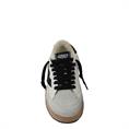 4B12 sneakers play new.  d22