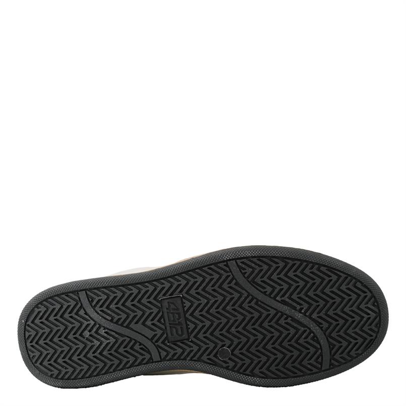 4B12 sneakers play new.  d22